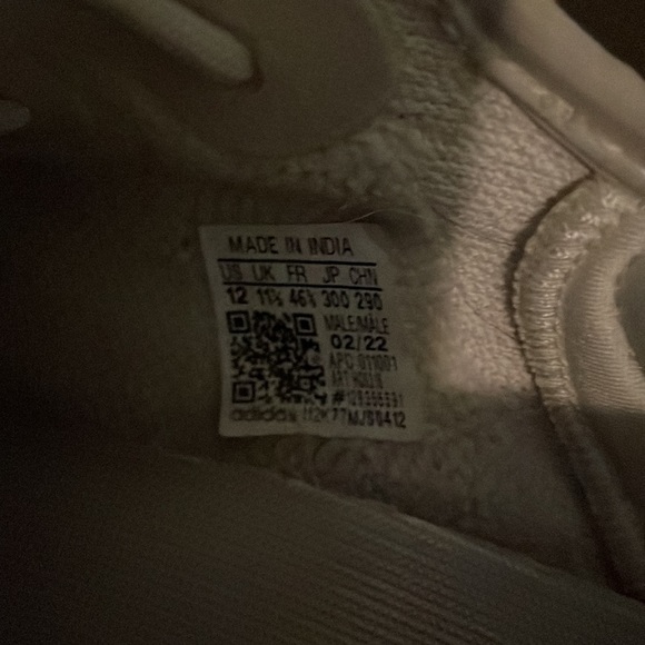 adidas Yeezy Boost 350 V2 size 12
